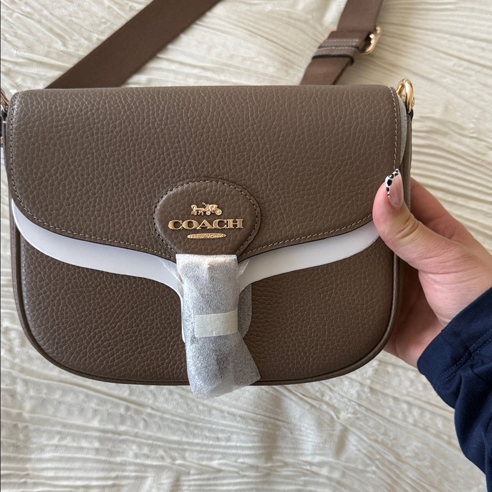Coach Crossbody Bag - Picture 2 of 4